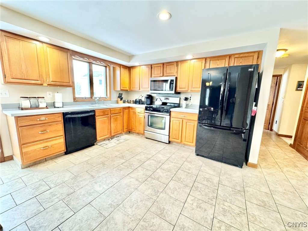 7263 Leafcrest Lane Manlius, NY 13057 - Photo 10 of 49