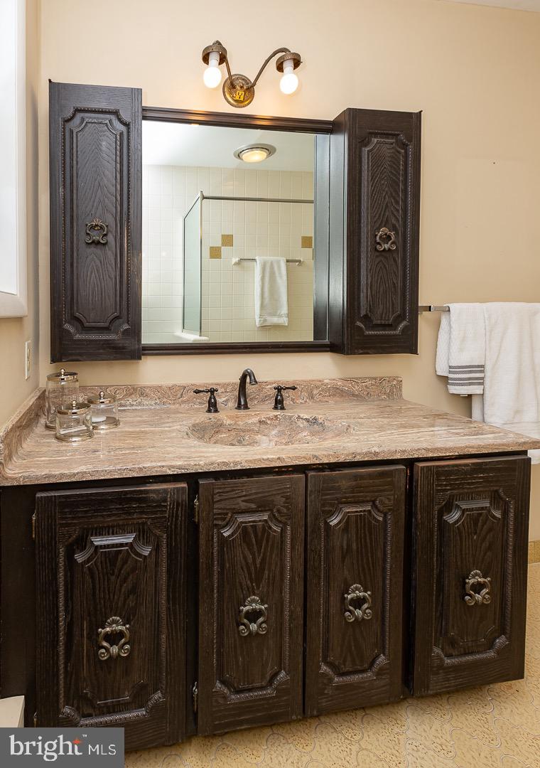 141 Upland Road Havertown, PA 19083 - Photo 20 of 35