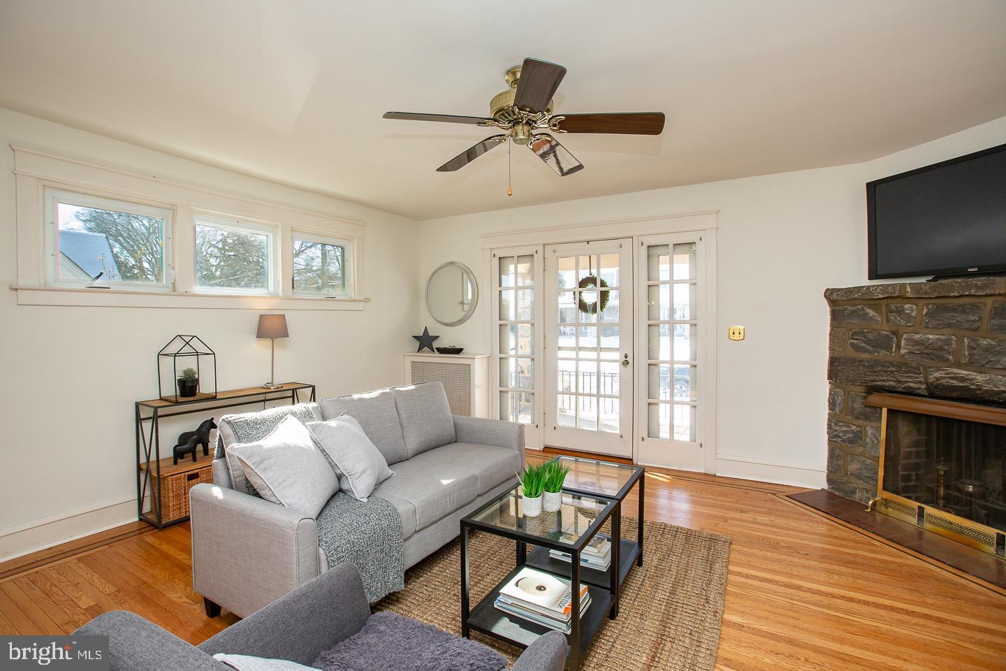 141 Upland Road Havertown, PA 19083 - Photo 9 of 35