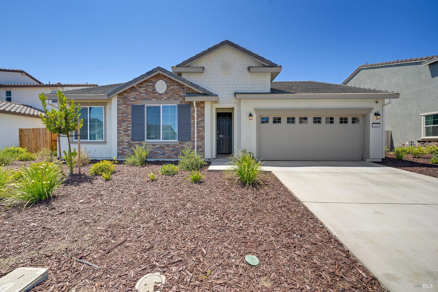 Welcome to 440 Vanderbilt Dr Dixon, CA 95620