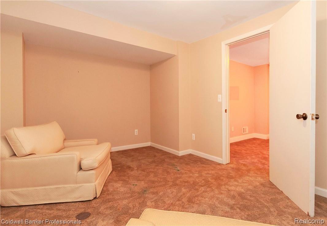 2292 Dunstable Road Birmingham, MI 48009 - Photo 33 of 40 33File.JPG