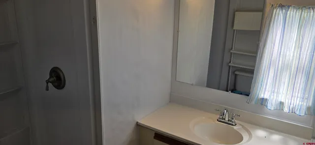 a view of a back yard