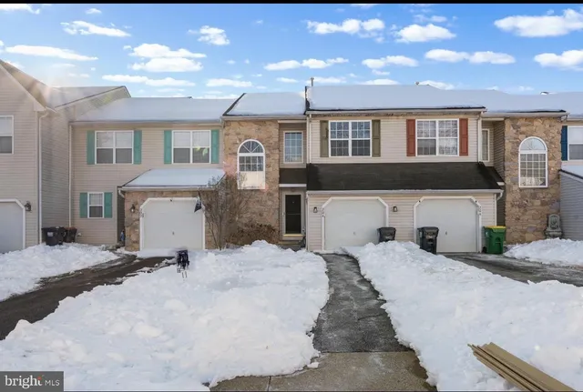 $2,400 | 204 Beckington Court, Middletown, DE 19709