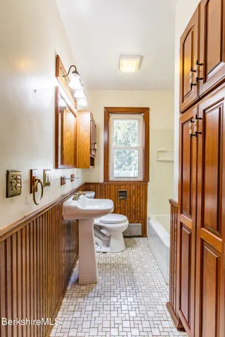 $375,000 | 10 Marlboro Drive, Pittsfield, MA 01201