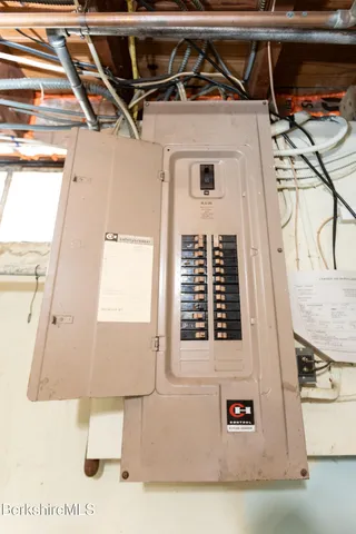 $375,000 | 10 Marlboro Drive, Pittsfield, MA 01201