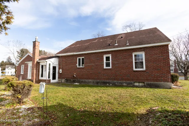 $375,000 | 10 Marlboro Drive, Pittsfield, MA 01201