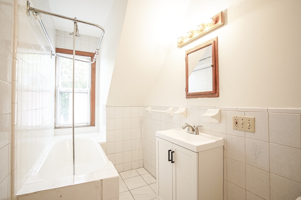 72-74 Crystal Avenue, Unit 3 Springfield, MA 01108 - Photo 11 of 19