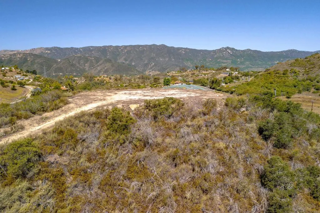 27 Daily Fallbrook, CA 92028 - Photo 4 of 34