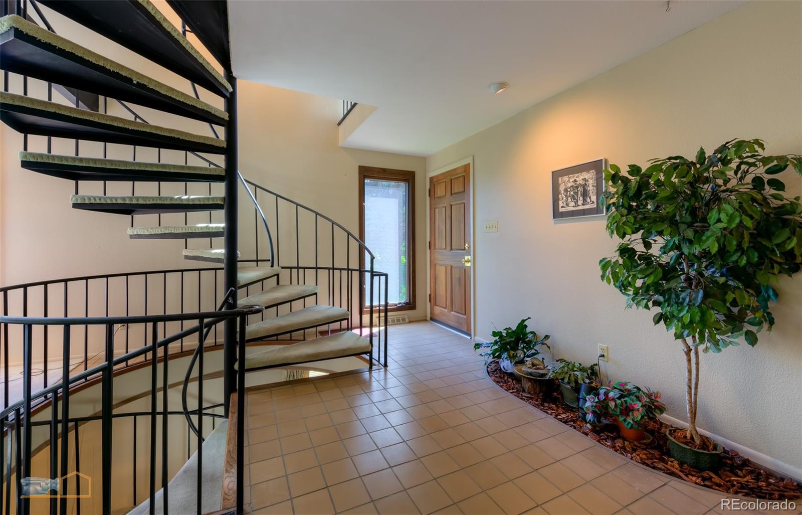 1425 Bellevue Drive Boulder, CO 80302 - Photo 5 of 40 a view of entryway with flower pot