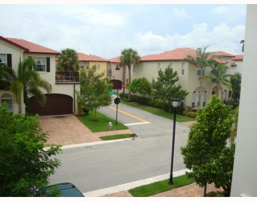 99 Via Poinciana Street, Unit 99 Boca Raton, FL 33487 - Photo 15 of 16 View