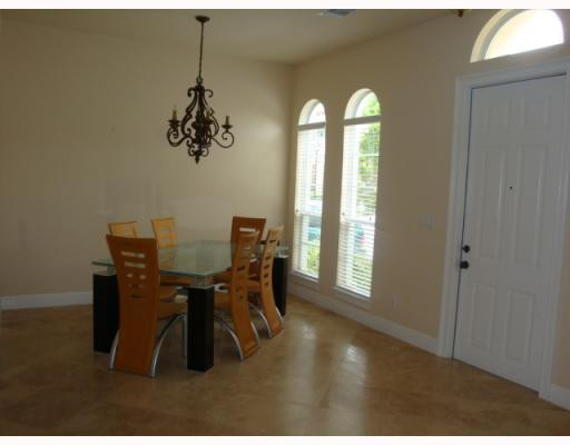 99 Via Poinciana Street, Unit 99 Boca Raton, FL 33487 - Photo 5 of 16 Dining Room