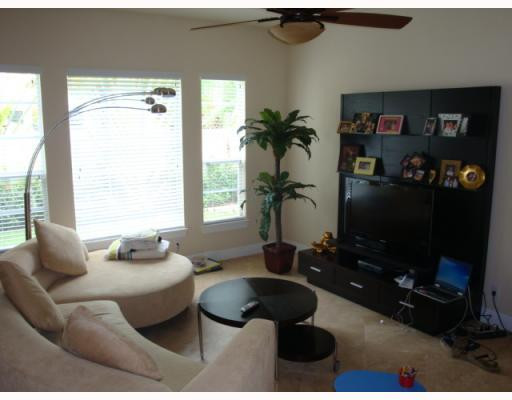 99 Via Poinciana Street, Unit 99 Boca Raton, FL 33487 - Photo 6 of 16 Den/Family/Great Room