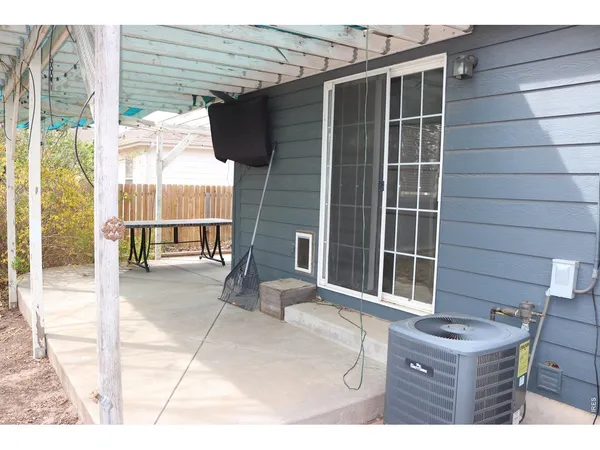 a house view with outdoor space
