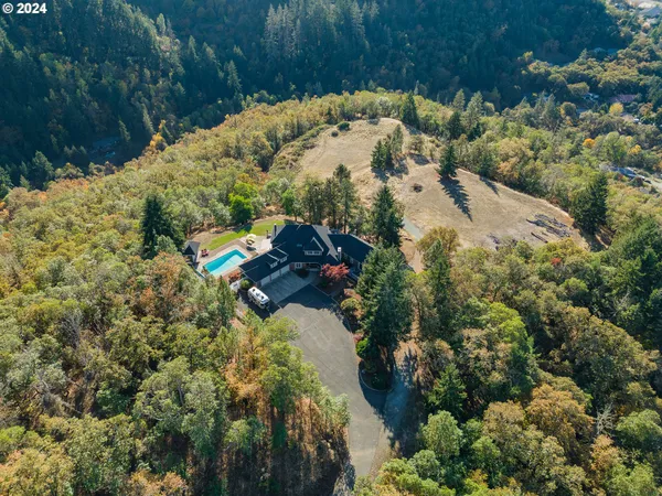 $1,249,900 | 317 Aker Drive, Myrtle Creek, OR 97457