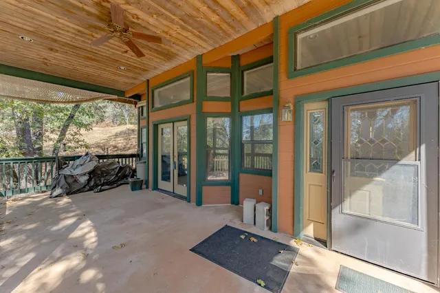 a view of a living room with furniture