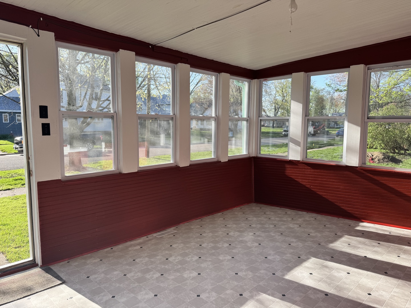410 3rd Street Mendota, IL 61342 - Photo 9 of 18 a living room with a large window