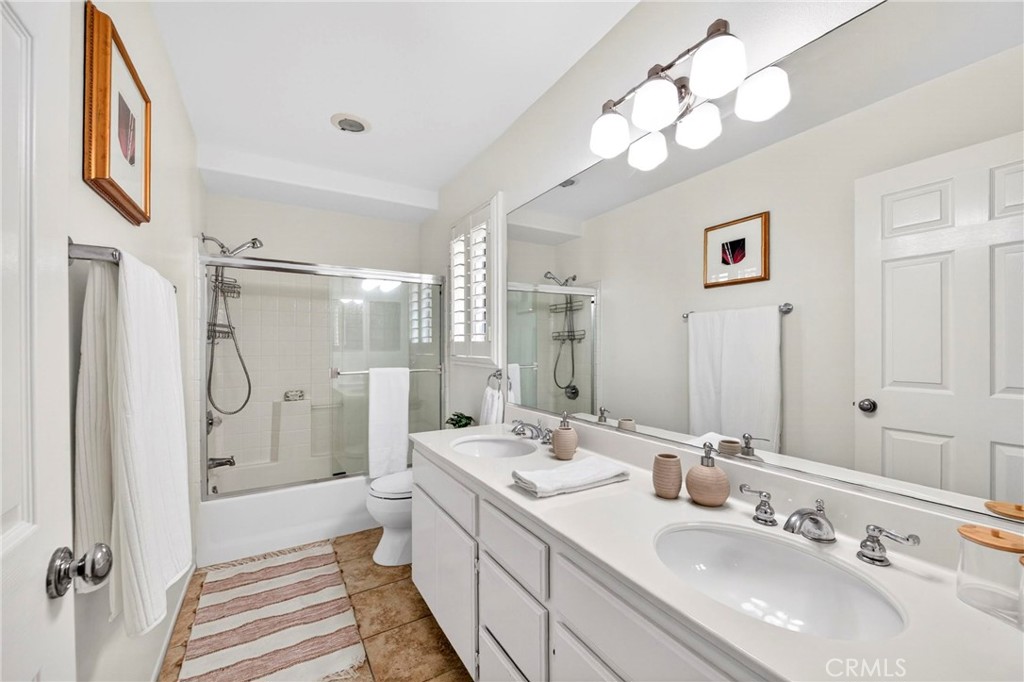 19901 Mid Pines Lane Porter Ranch, CA 91326 - Photo 17 of 23 Bathroom #2