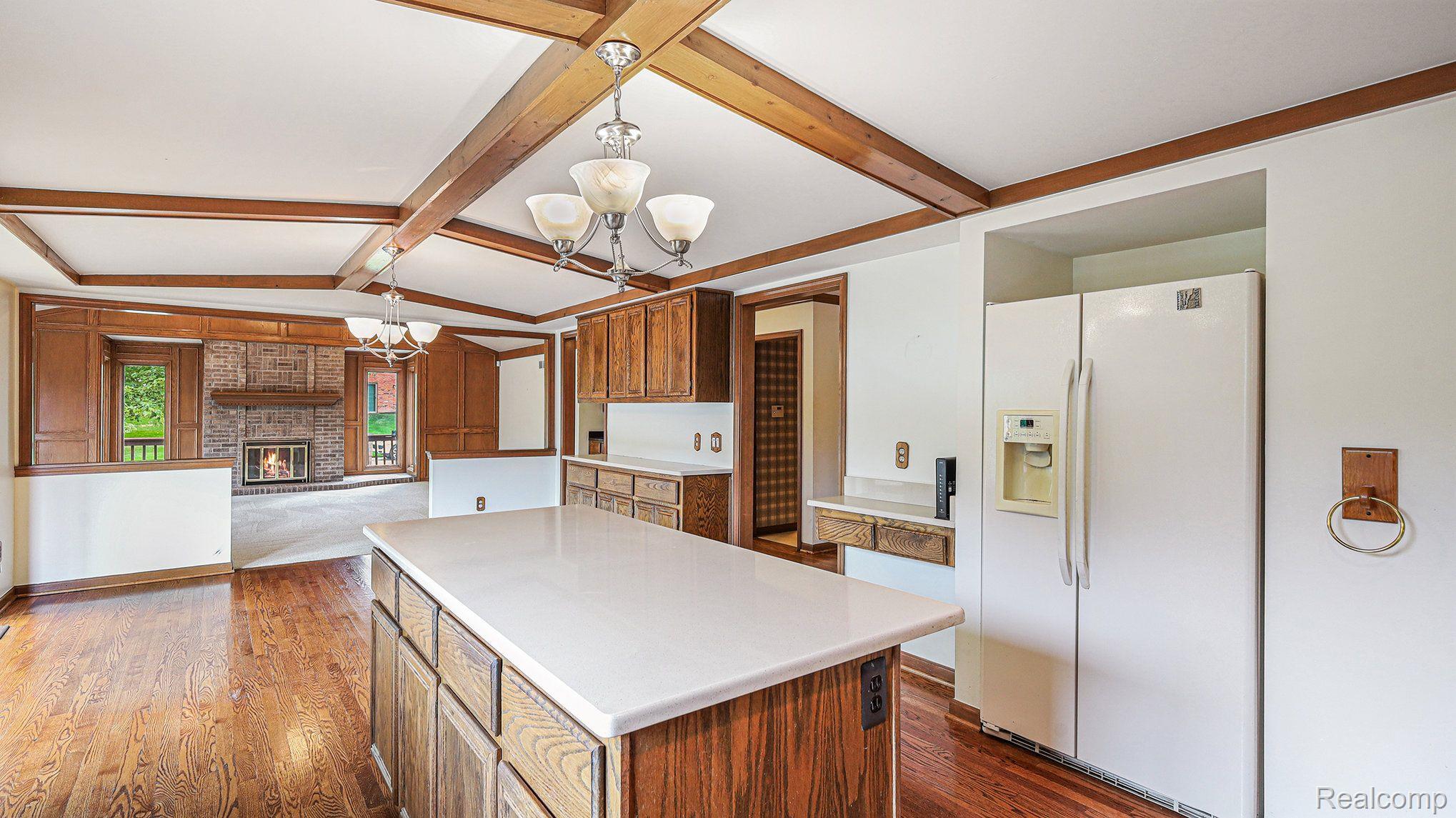 926 Stanford Circle Rochester, MI 48309 - Photo 7 of 46 Gallery Image 7