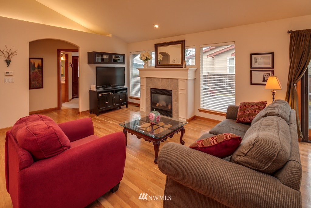 2216 Hawk Way Bellingham, WA 98229 - Photo 4 of 23 Gallery Image 4