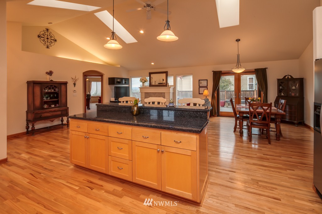 2216 Hawk Way Bellingham, WA 98229 - Photo 8 of 23 Gallery Image 8