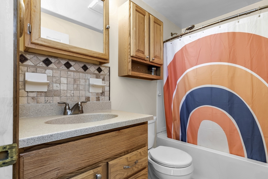 8 Portsmouth Road Amesbury, MA 01913 - Photo 22 of 37