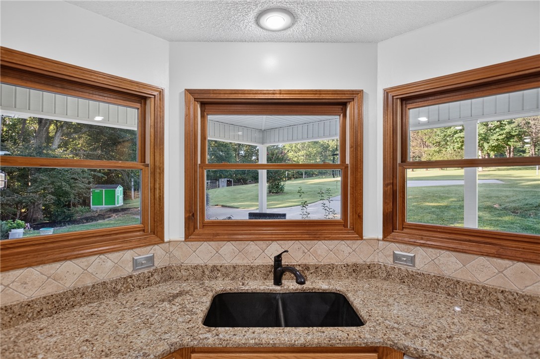 6185 Oak Valley Road Seneca, SC 29678 - Photo 11 of 45 Gallery Image 11