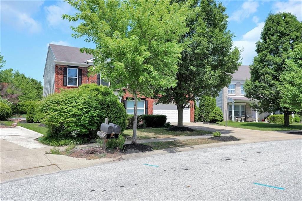 10340 Splendor Way Indianapolis, IN 46234 - Photo 3 of 60