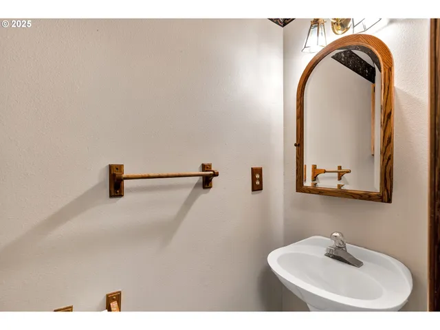 $580,000 | 12239 Southeast Ashley Street, Clackamas, OR 97015