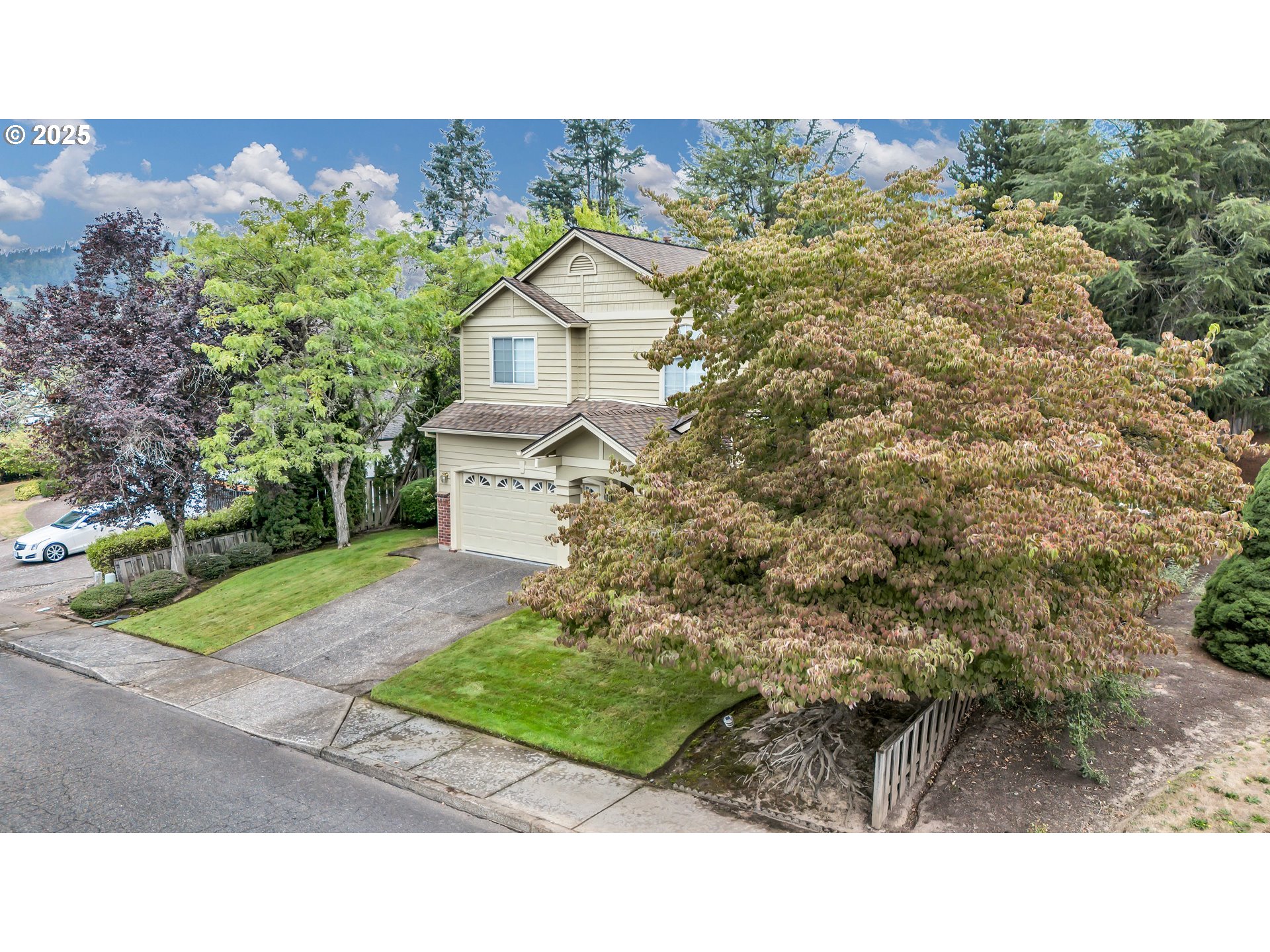 12239 Southeast Ashley Street Clackamas, OR 97015 - Photo 2 of 48
