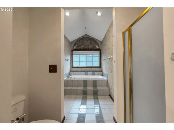 $570,000 | 12239 Southeast Ashley Street, Clackamas, OR 97015