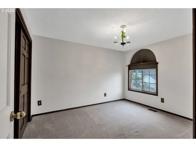 $580,000 | 12239 Southeast Ashley Street, Clackamas, OR 97015