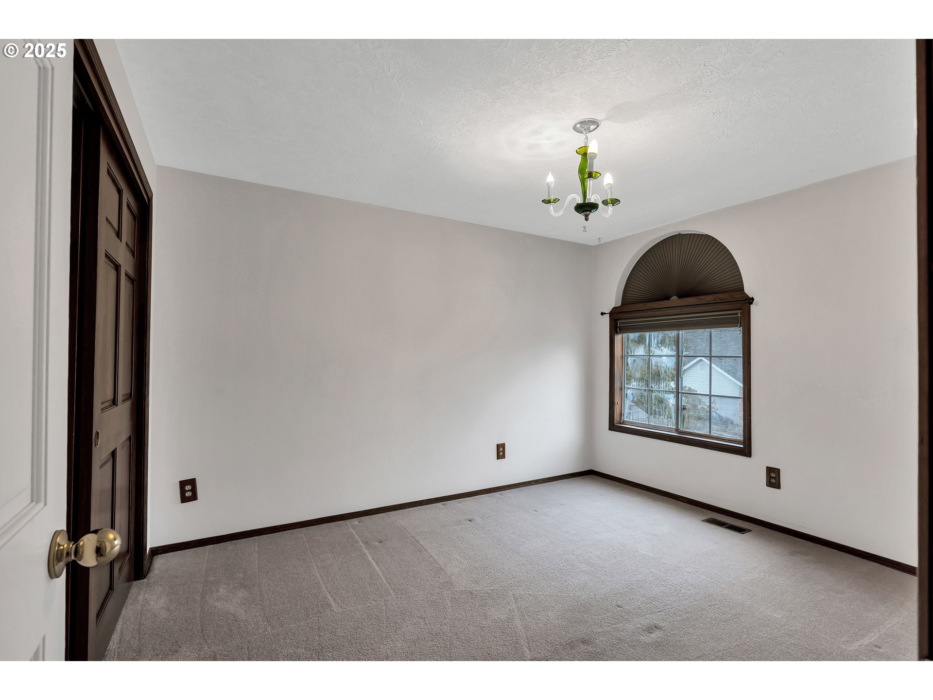 12239 Southeast Ashley Street Clackamas, OR 97015 - Photo 34 of 48