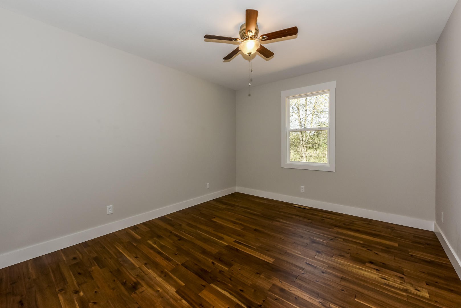 3059 New Blockhouse Road Maryville, TN 37803 - Photo 20 of 33 wooden floor in an empty room with a window
