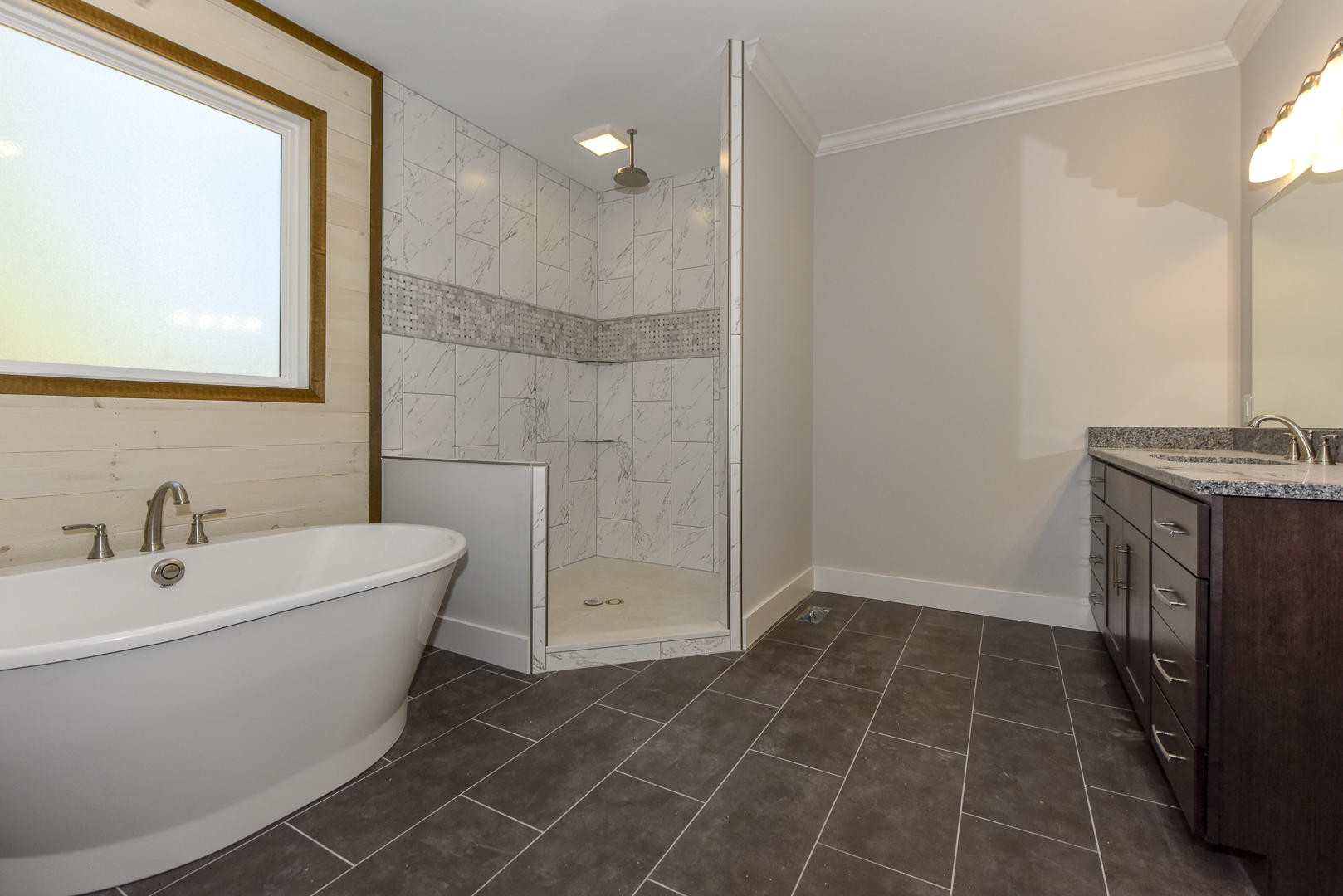 3059 New Blockhouse Road Maryville, TN 37803 - Photo 29 of 33 a bathroom with a sink a toilet and shower