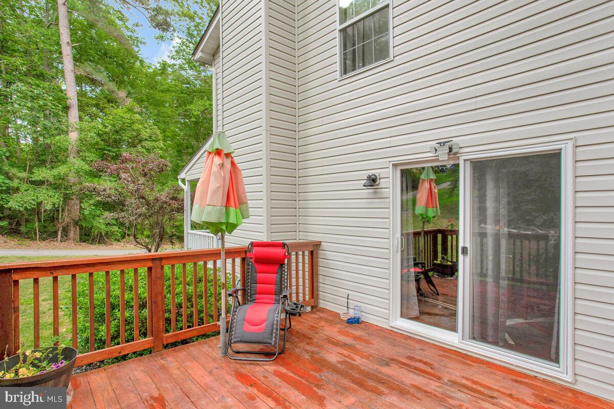 3511 Randy Drive Huntingtown, MD 20639 - Photo 37 of 41 Side Deck