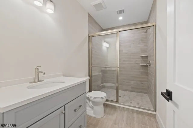 $1,349,000 | 1 Willow Place, East Hanover, NJ 07936