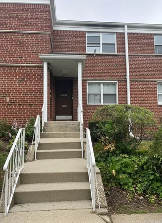 $2,300 | 196-23 Dunton Avenue, Unit 2B | Holliswood Jamaica