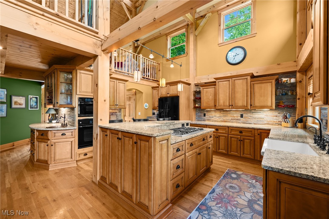 1350 Bell Road Chagrin Falls, OH 44022 - Photo 8 of 46 Gorgeous stone backsplash