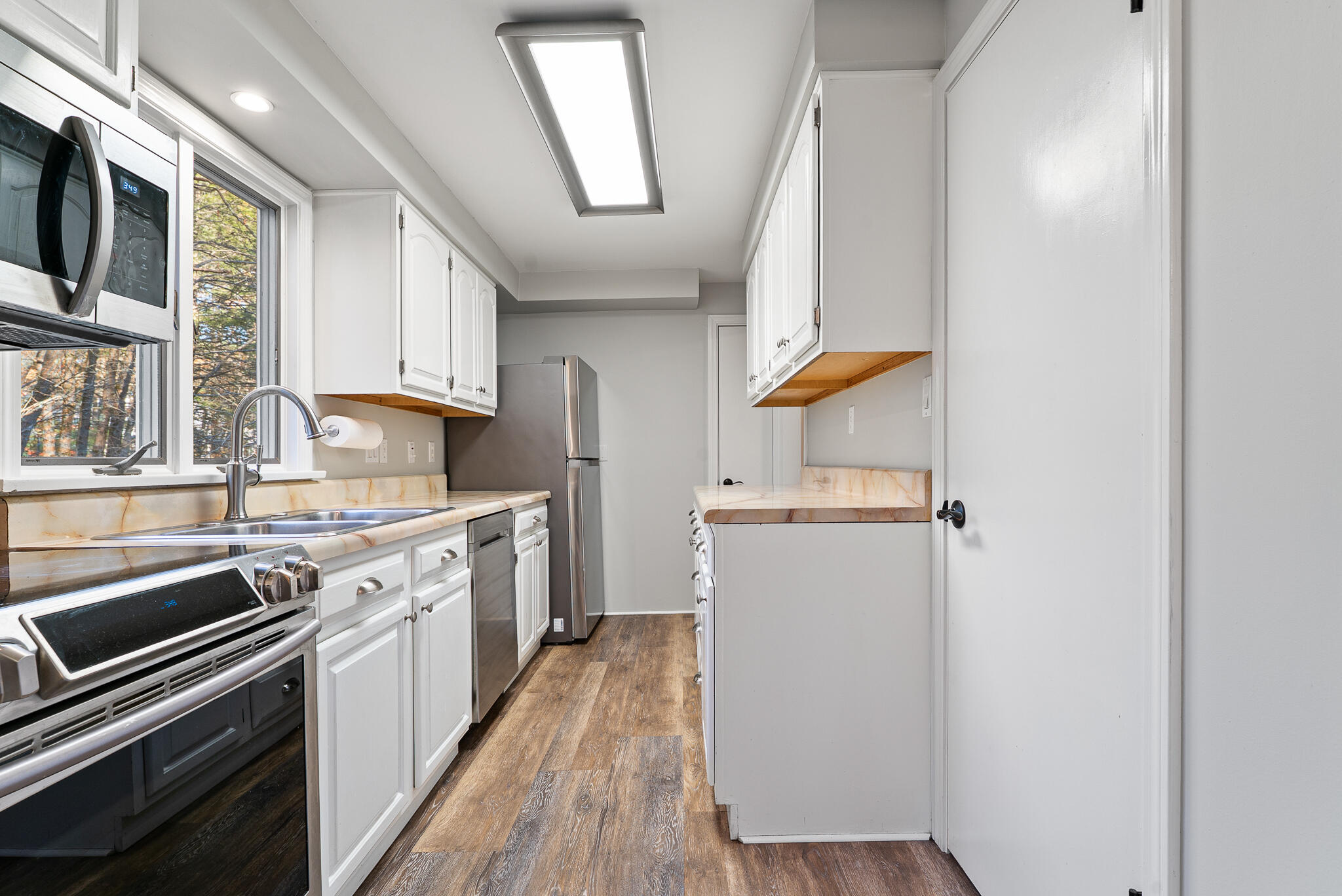 14 Maple Street Ogunquit, ME 03907 - Photo 14 of 34 14 Maple Street-25