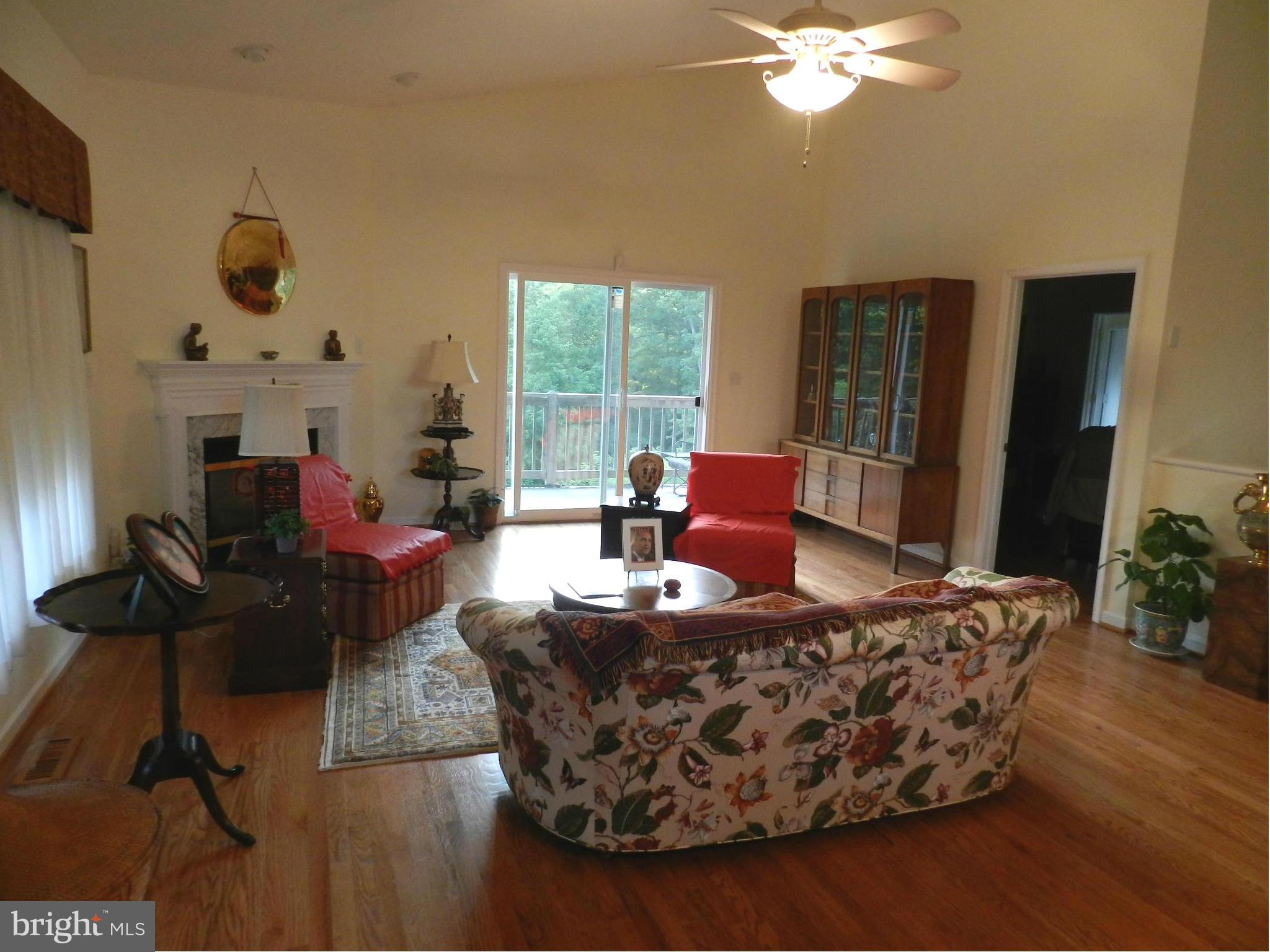 2800 Hillsdale Road Baltimore, MD 21207 - Photo 3 of 11 Living Room