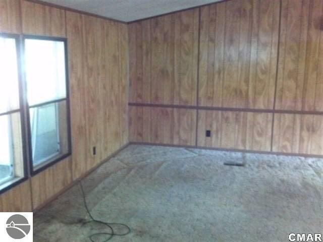 8200 South Federal Road Shepherd, MI 48883 - Photo 3 of 7 1766826-2.JPG