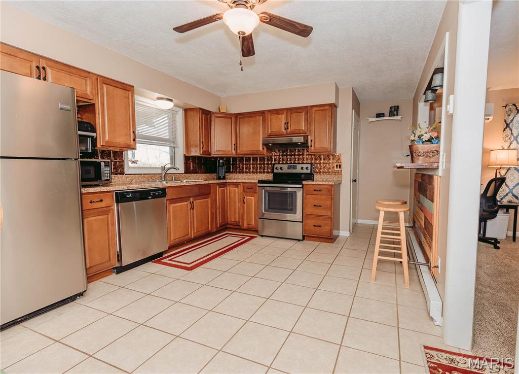 12561 Carroll Drive Rolla, MO 65401 - Photo 3 of 47