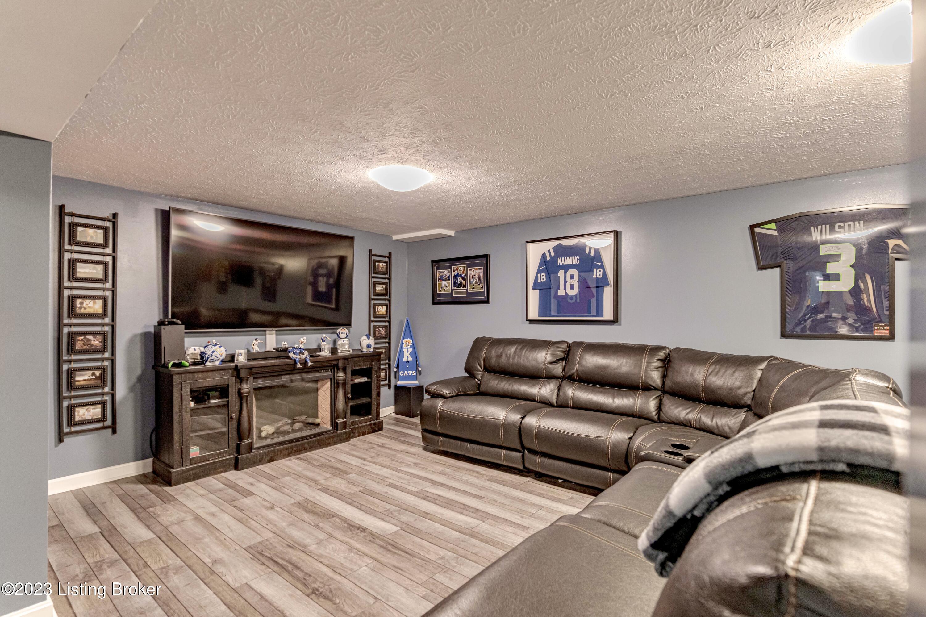 10806 St Rene Road Louisville, KY 40299 - Photo 40 of 76 DSC09658