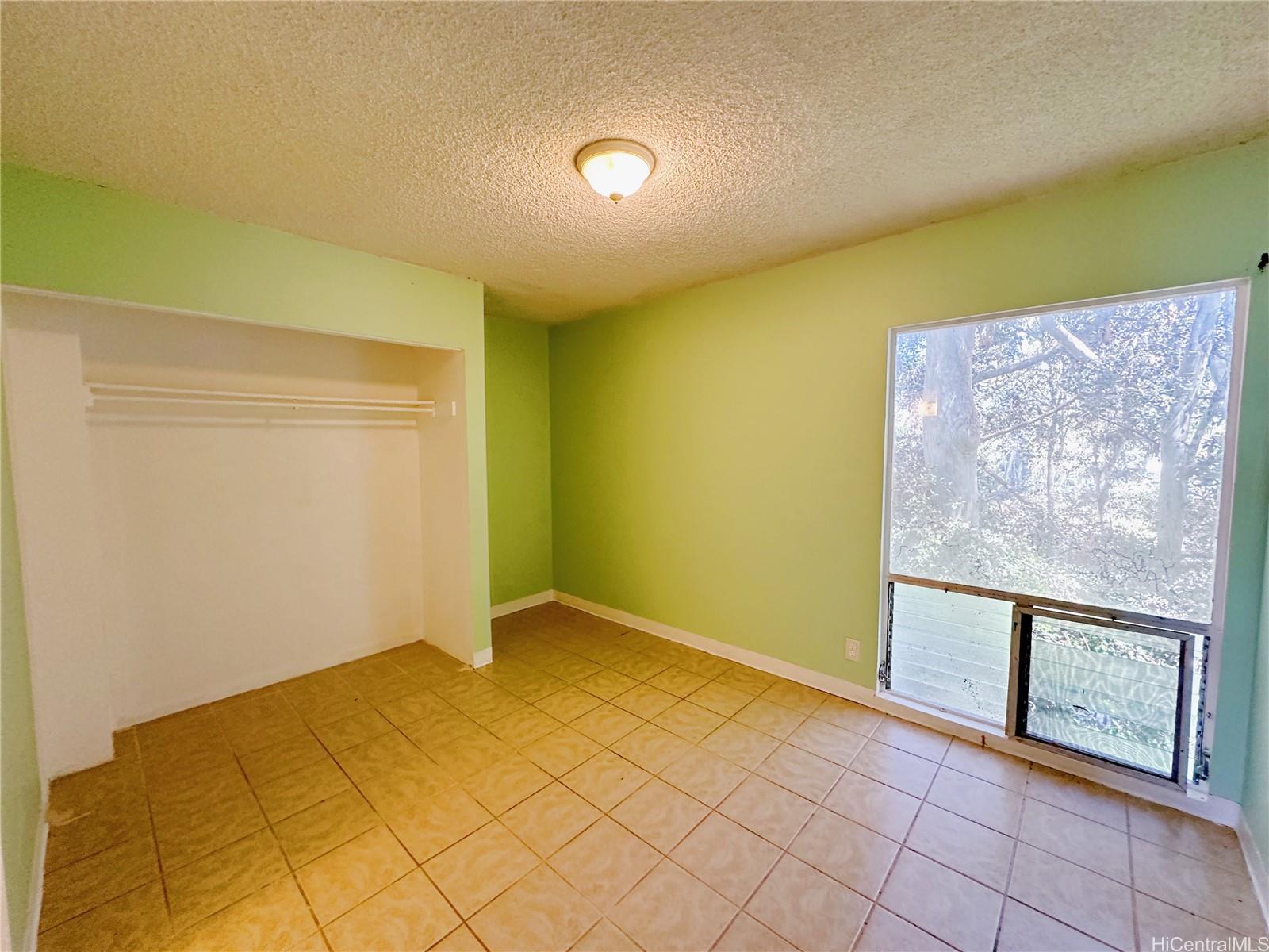 142 Lakeview Circle Wahiawa, HI 96786 - Photo 8 of 10 a view of an empty room