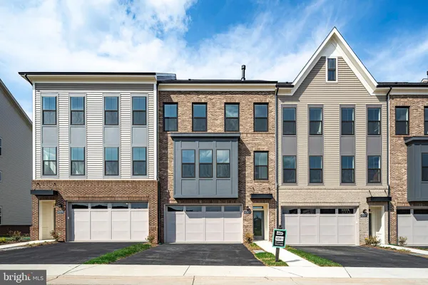 $853,586 | 42972 Truman Terrace, Ashburn, VA 20148