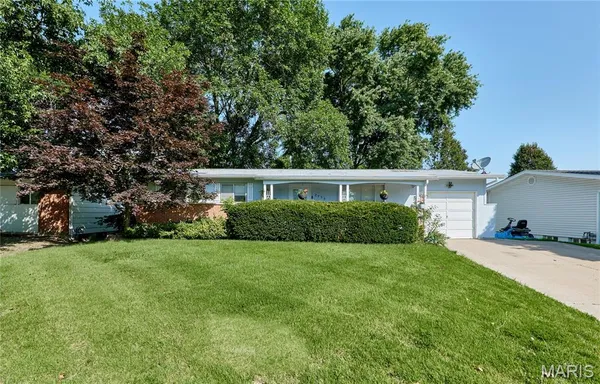 $159,900 | 2755 Patterson Road, Florissant, MO 63031
