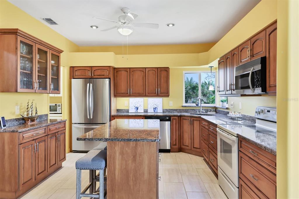 175 Inlets Boulevard, Unit 175 Nokomis, FL 34275 - Photo 5 of 54