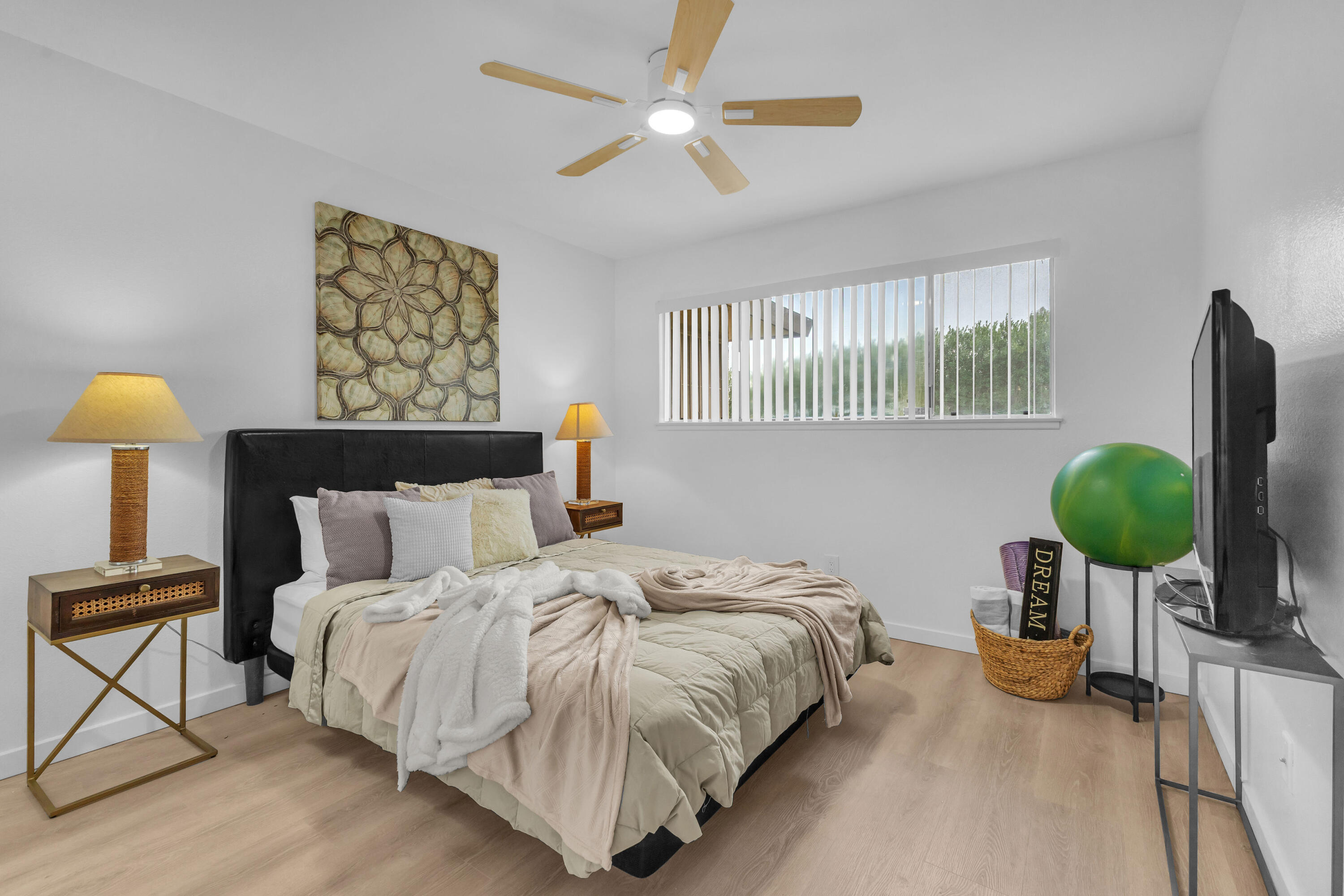 72682 Thrush Road, Unit 1 Palm Desert, CA 92260 - Photo 3 of 40 a bedroom with bed and a window