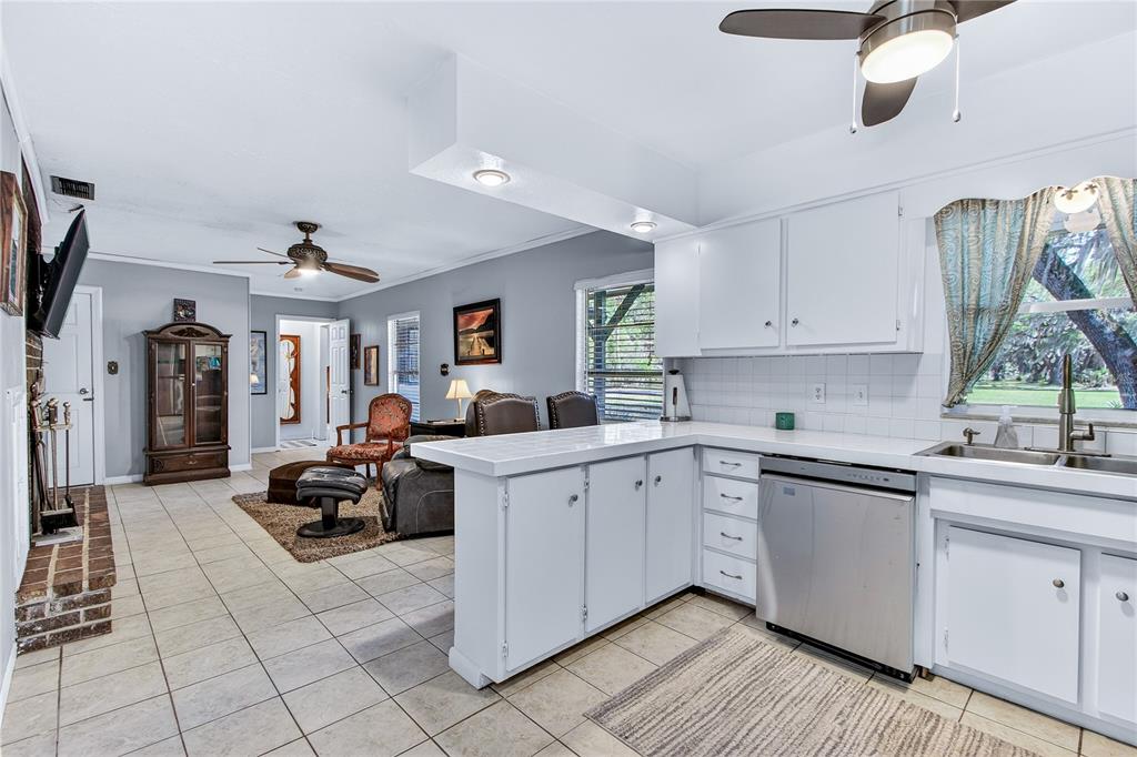 424 Stone Island Road Deltona, FL 32725 - Photo 12 of 63 Gallery Image 12