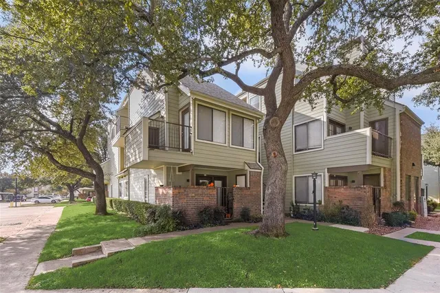 $150,000 | 3101 Sondra Drive, Unit 302, Fort Worth, TX 76107